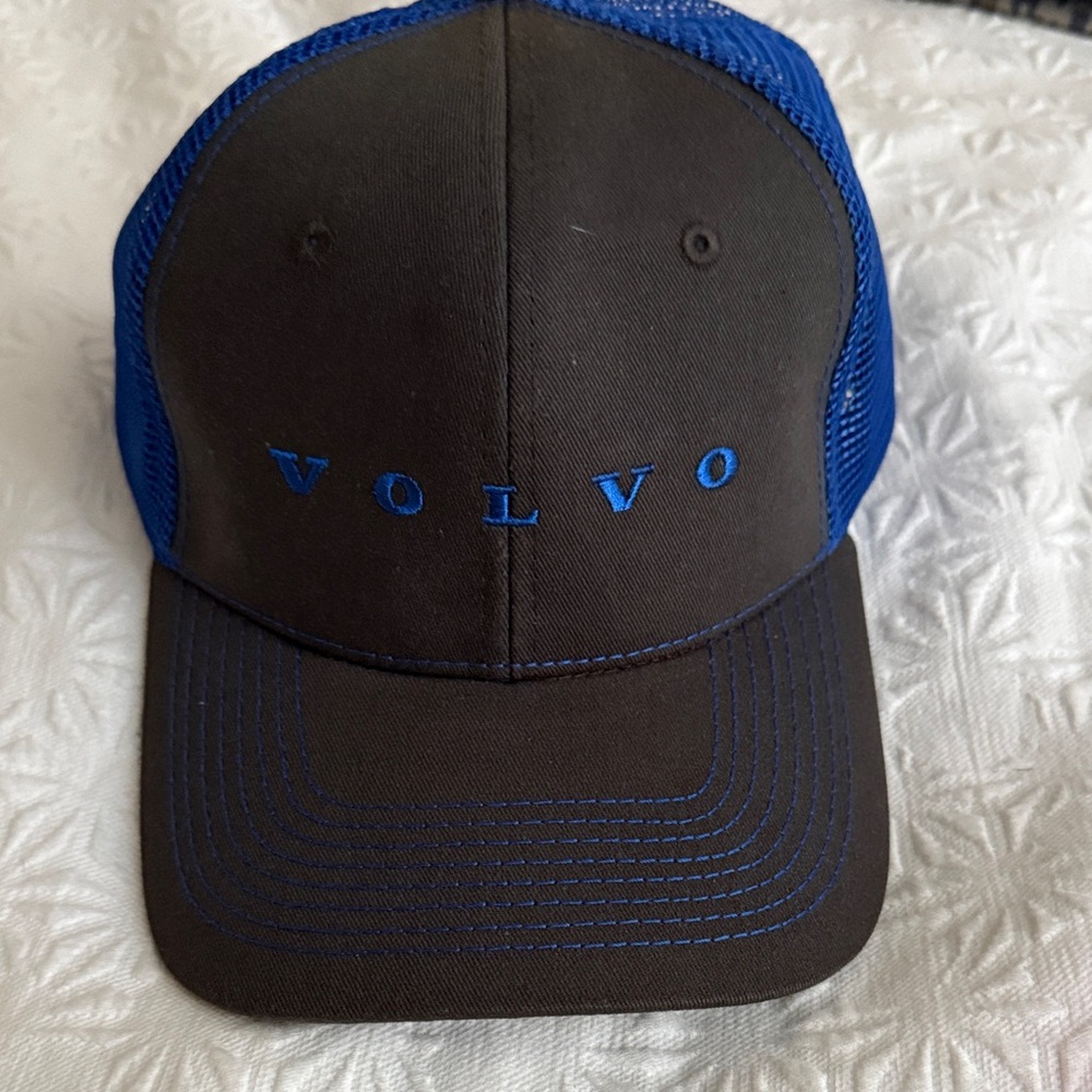 Men’s Volvo hat - Picture 1 of 4